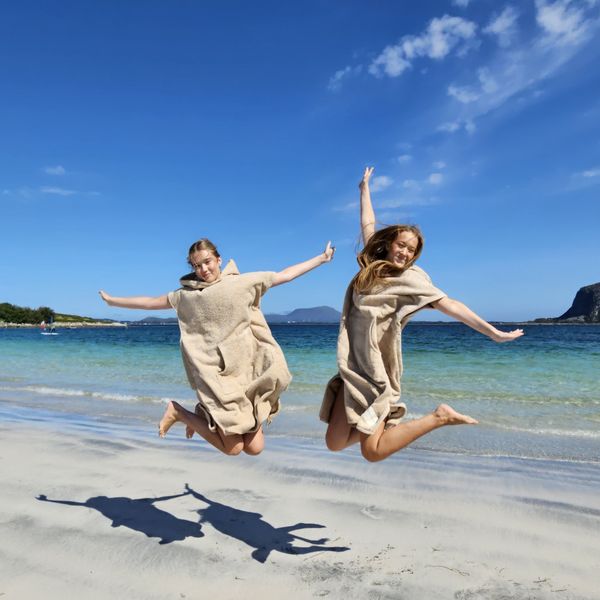  "Hoddevika" Surfeponcho Sand S/M og M/L 