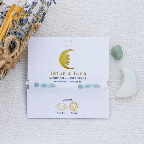 Intuition + Inner Peace  Healing Bracelet fra Lotus and Luna